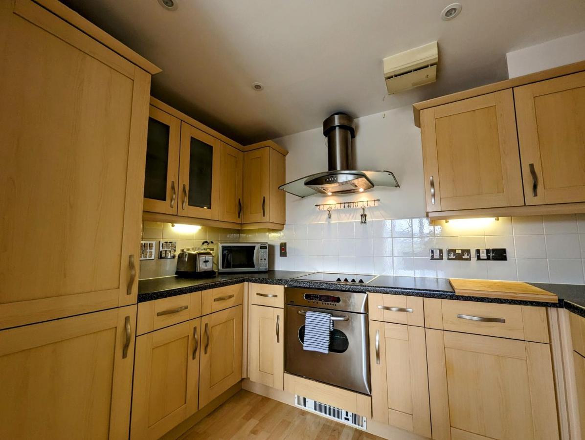 Quayside Apartment With Riverside Views & Parking نيوكاسل أبون تاين المظهر الخارجي الصورة